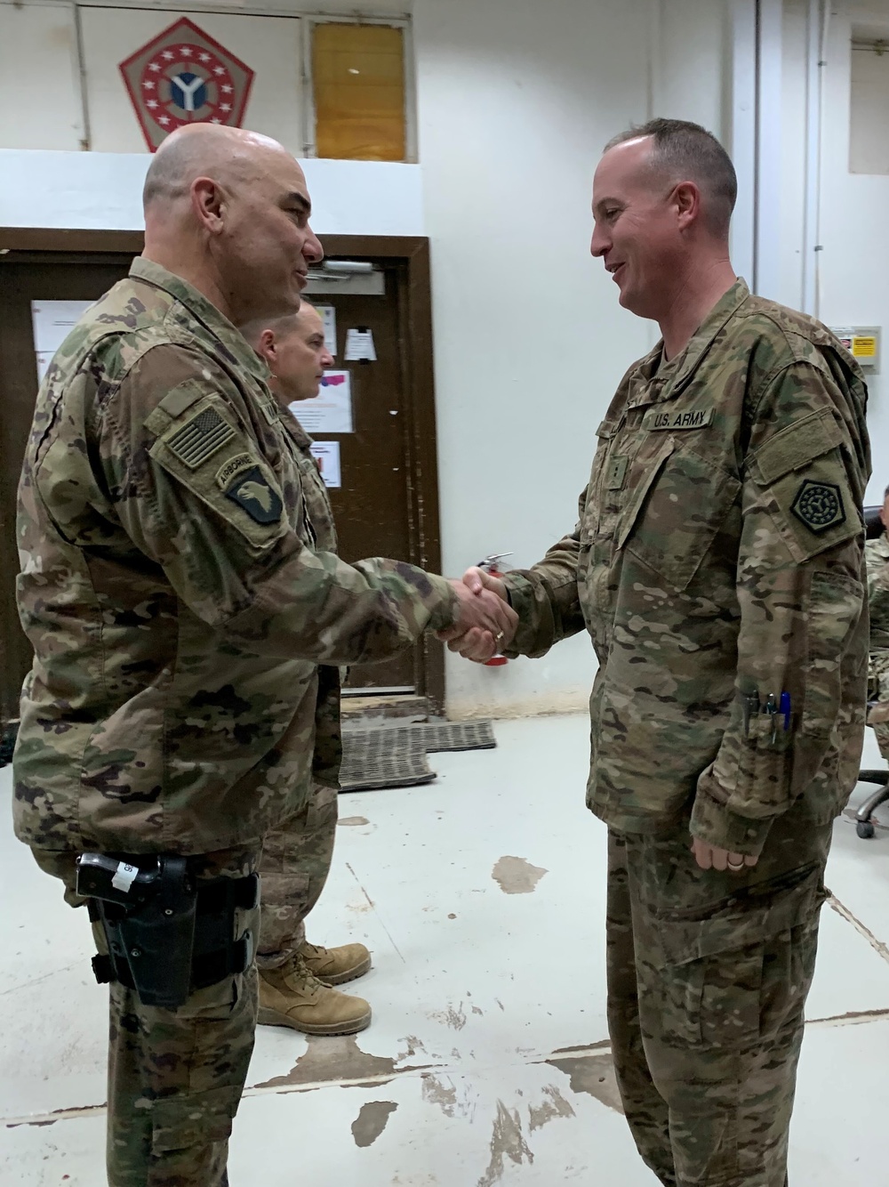 Deployed Illinois Soldiers awarded the Commander’s Coin of Excellence