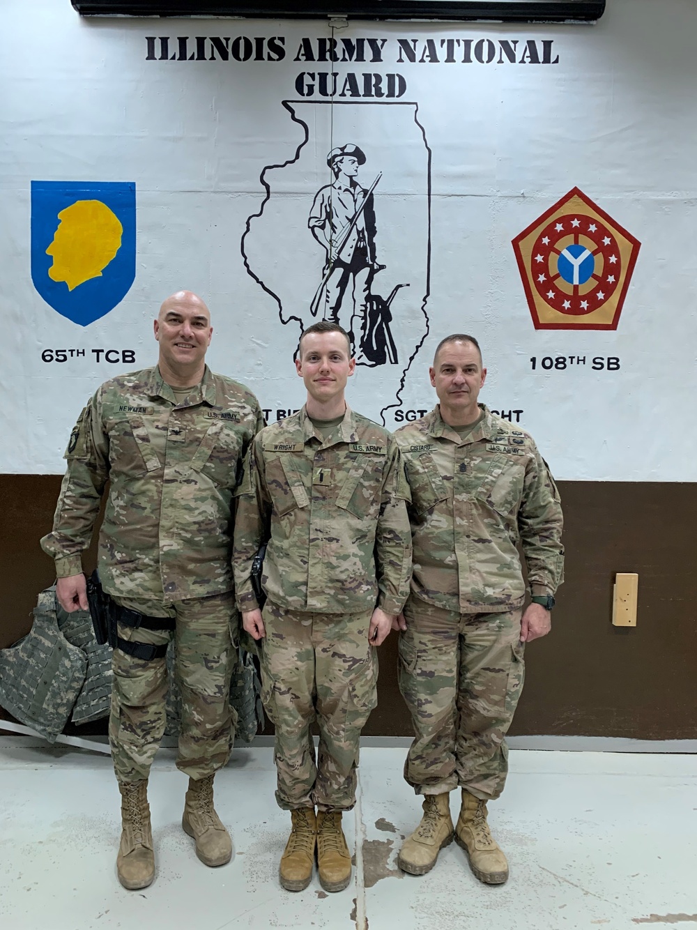 Deployed Illinois Soldiers awarded the Commander’s Coin of Excellence