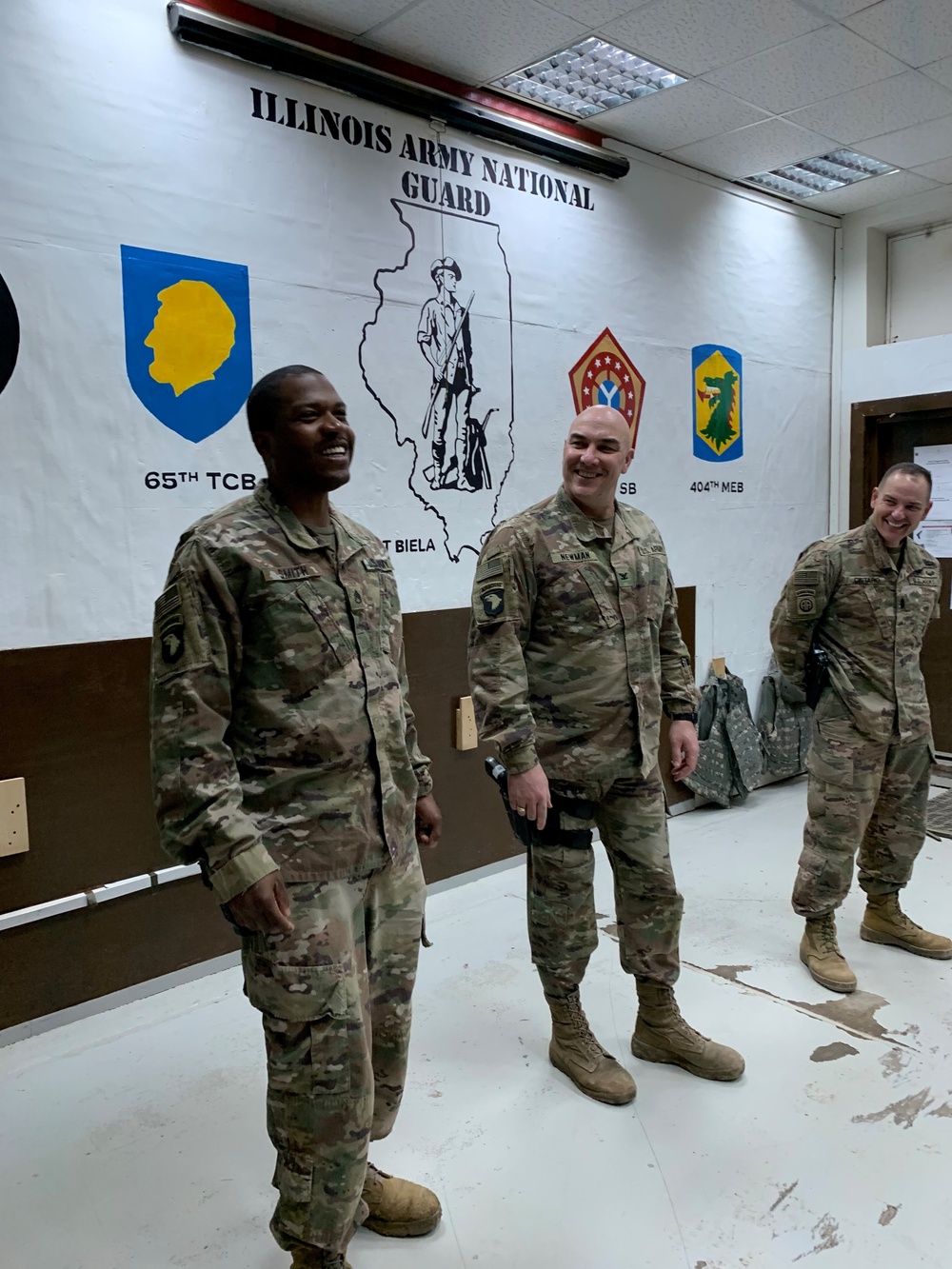 Deployed Illinois Soldiers awarded the Commander’s Coin of Excellence