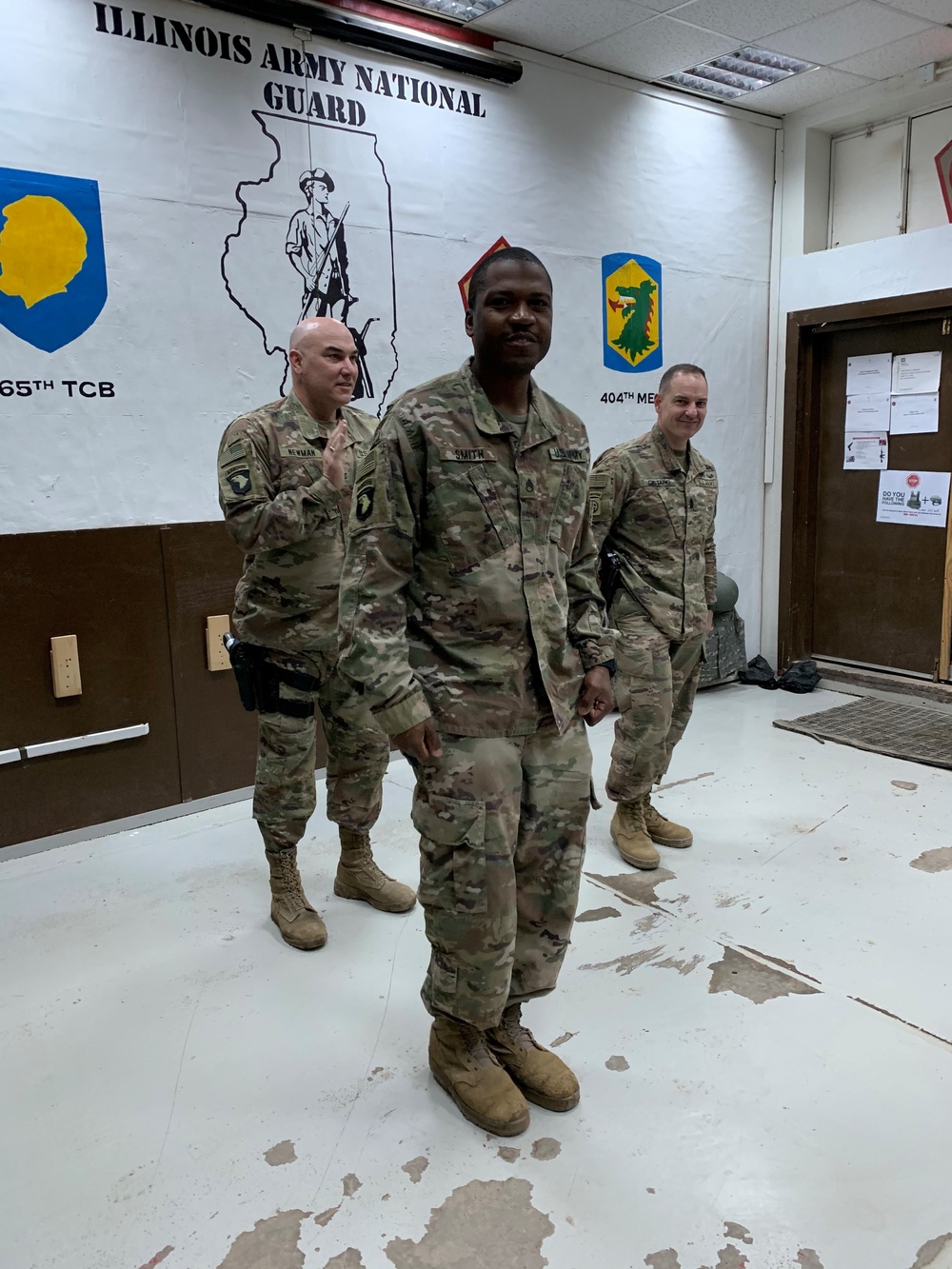 Deployed Illinois Soldiers awarded the Commander’s Coin of Excellence