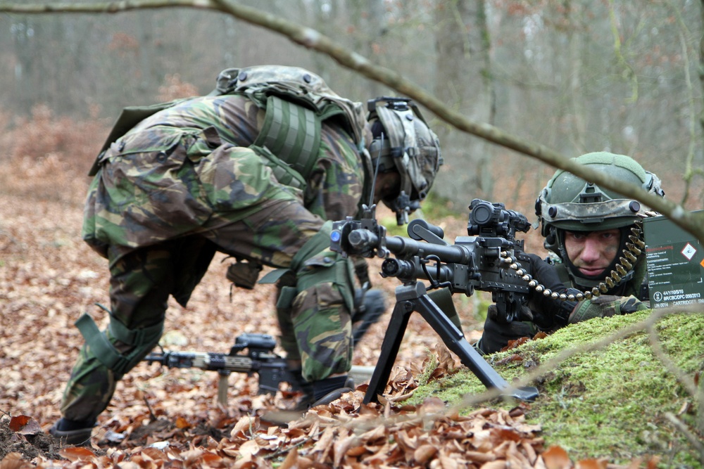 Dutch Soldiers prepare for Combined Resolve XIII excerise