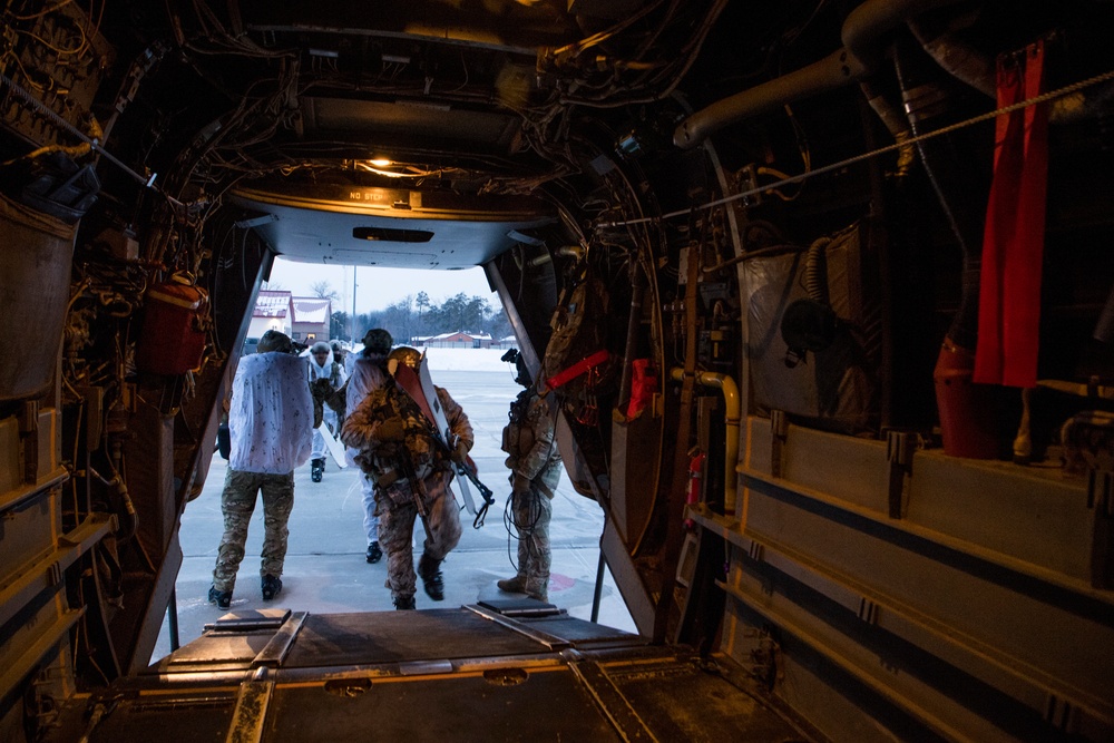 CV-22 Ospreys Conduct Night Operations at Emerald Warrior 20-1