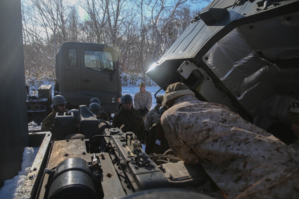 Vehicle Tour with the JGSDF at Northern Viper 2020