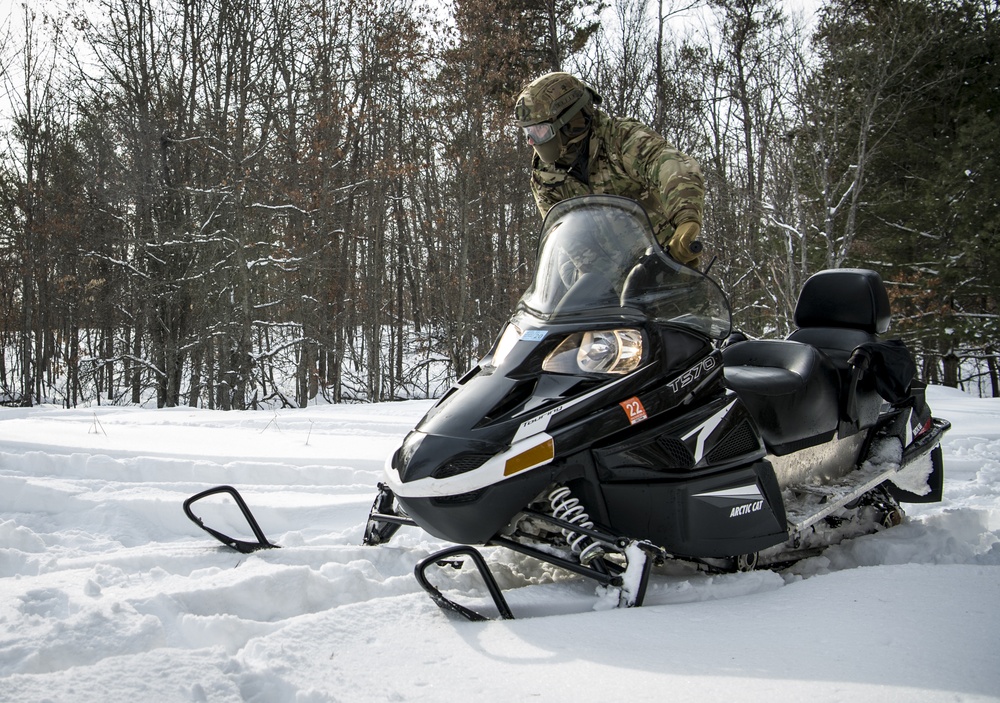 Special Tactics Airmen Navigate Snow at Emerald Warrior 20-1