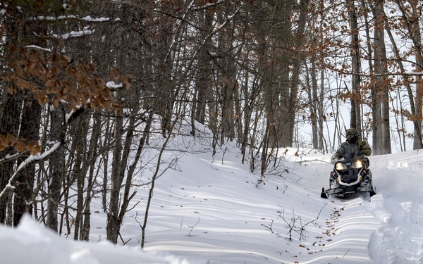 Special Tactics Airmen navigate snow at Emerald Warrior 20-1