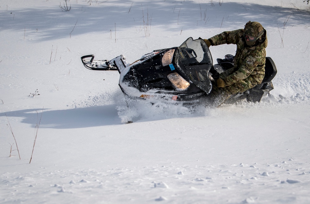 Special Tactics Airmen navigate snow at Emerald Warrior 20-1