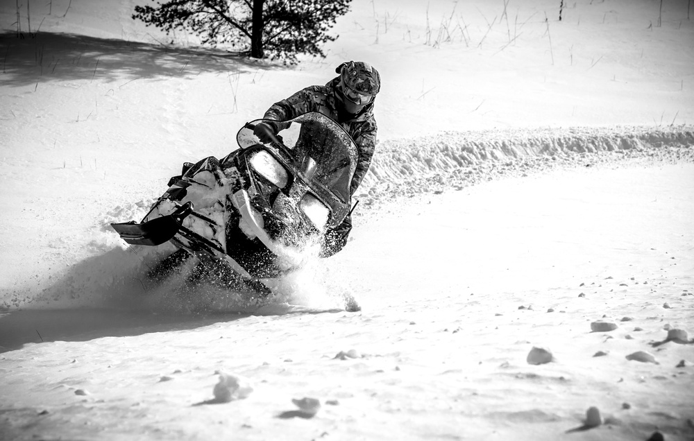 Special Tactics Airmen navigate snow at Emerald Warrior 20-1