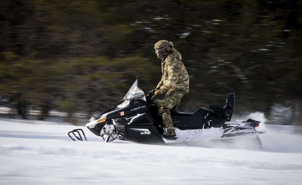 Special Tactics Airmen navigate snow at Emerald Warrior 20-1