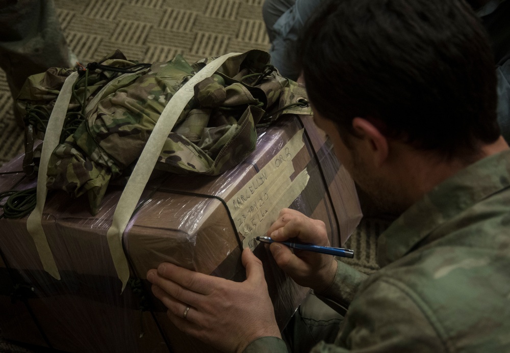Combat Aviation Advisors teach French Air Force members at Emerald Warrior 20.1
