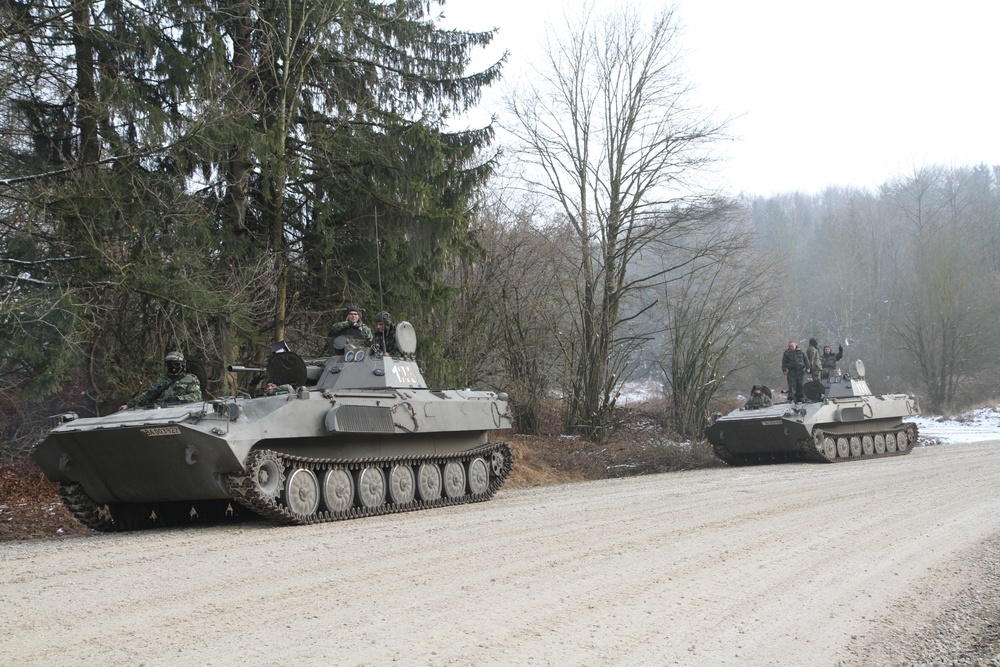 Bulgarian troops head into exercise