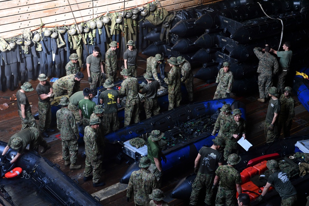 USS Germantown (LSD 42) well-deck operations