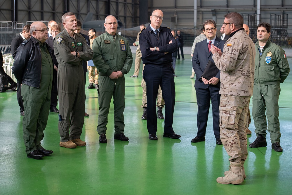 Supreme Allied Commander Europe visits Alliance Ground Surveillance aircraft in Italy