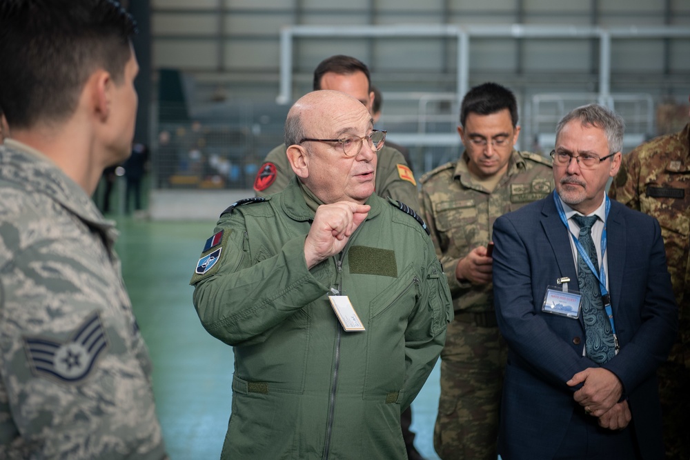 Supreme Allied Commander Europe visits Alliance Ground Surveillance aircraft in Italy