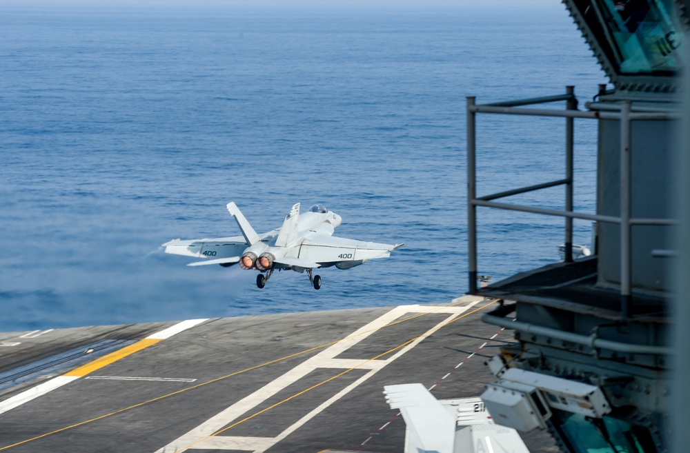 USS Harry S. Truman (CVN 75) transits the Arabian Sea