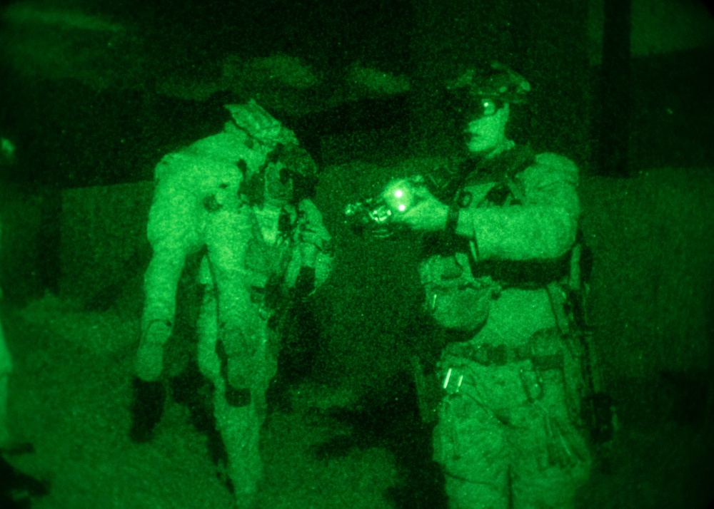 Creatures of the Night; 31st MEU MRF raid Bellows MOUT Town during RUTEX