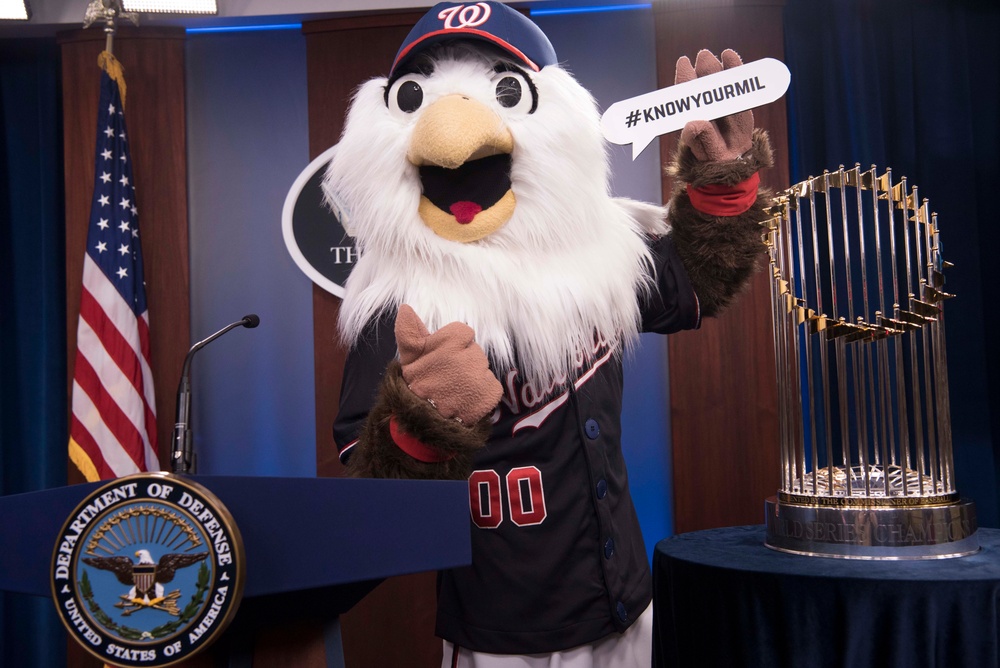 Washington Nationals visit the Pentagon