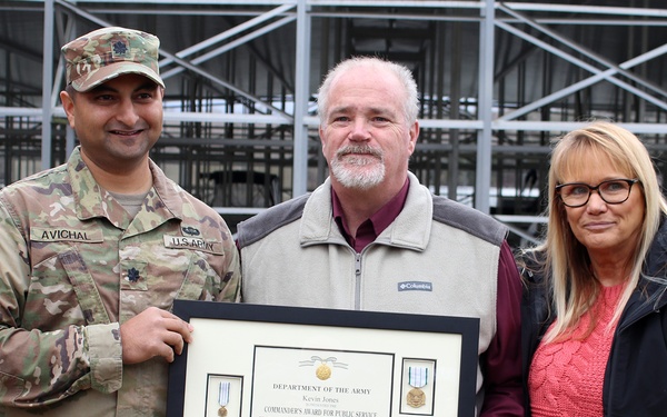 Commander recognizes life saver at Cordell Hull Lake