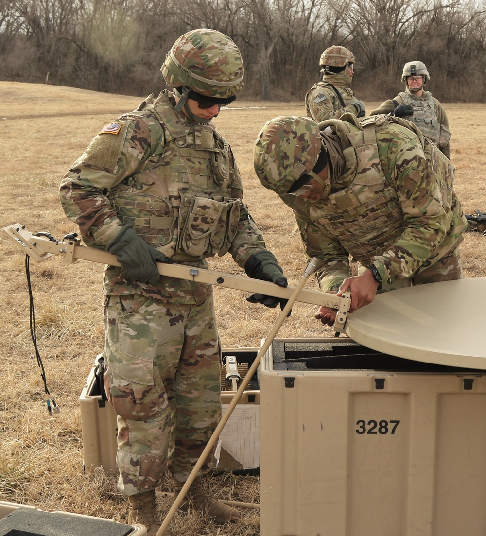 “Durable” Soldiers conduct financial management training in the field