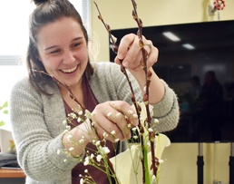 Camp Zama class teaches basics of ‘ikebana,’ the art of Japanese flower arranging