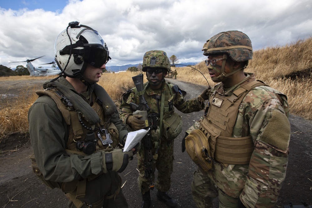 U.S. Marines, Japan Ground Self-Defense Force Conduct Vertical Assault training during Exercise Forest Light Western Army