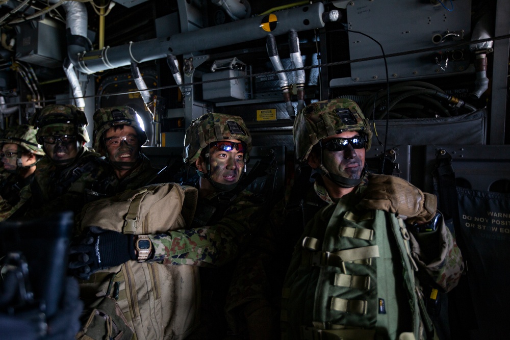 U.S. Marines, Japan Ground Self-Defense Force Conduct Vertical Assault training during Exercise Forest Light Western Army