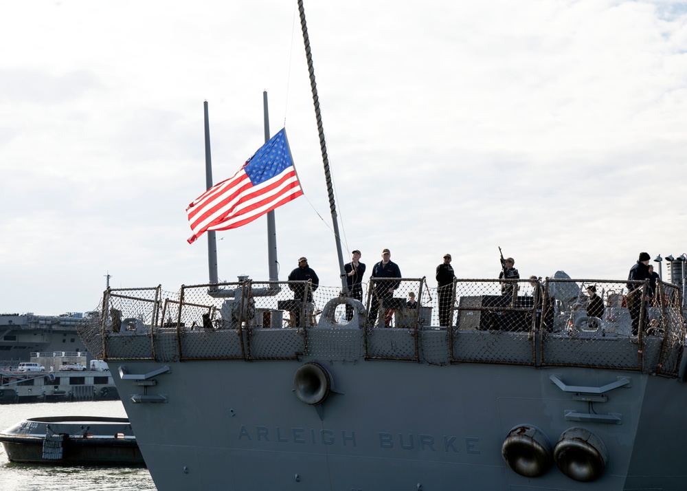 Arleigh Burke Departs for Sea Trials