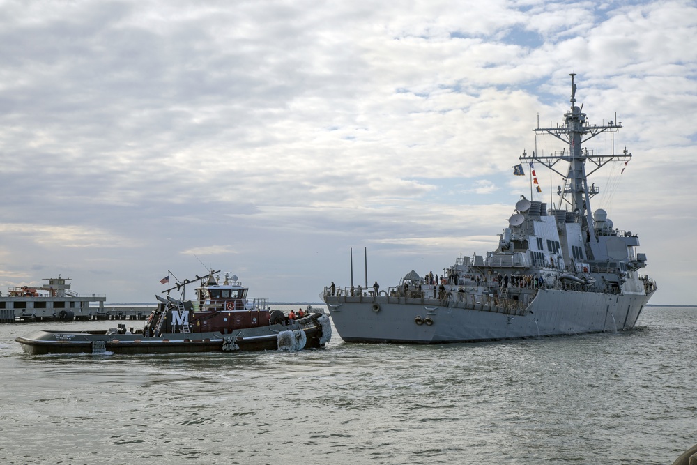 Arleigh Burke Departs for Sea Trials