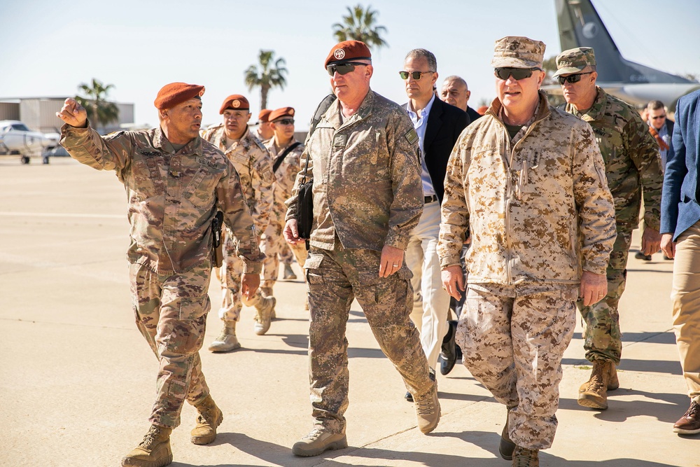 USCENTCOM commander visits FOB North in Egypt