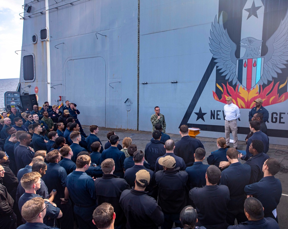 CO speaks with Sailors