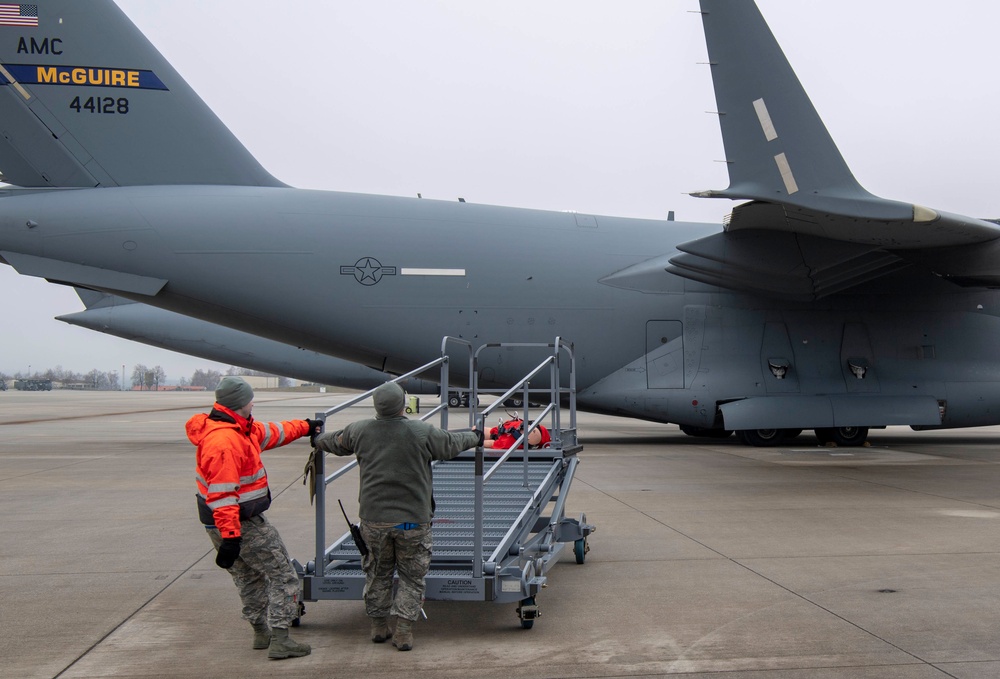 726th AMS conducts fall protection exercise