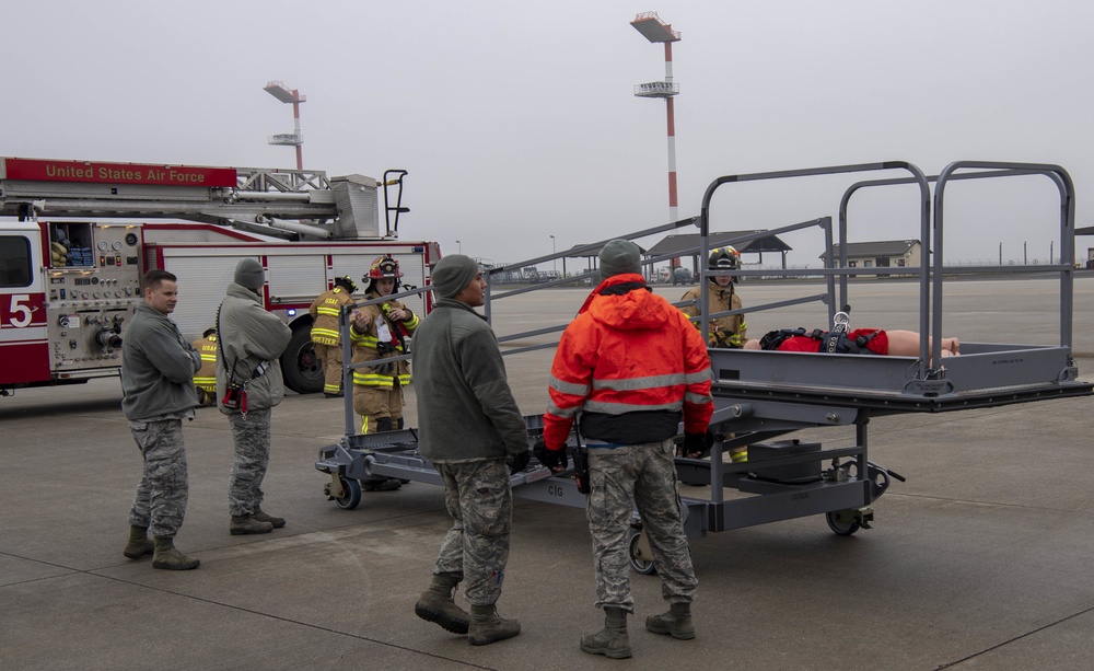 726th AMS conducts fall protection exercise