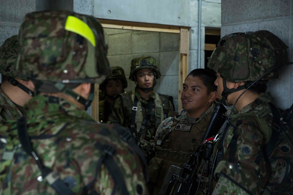 U.S. Marines, Japan Ground Self-Defense Force teach room clearing techniqes during Exercise Forest Light Western Army