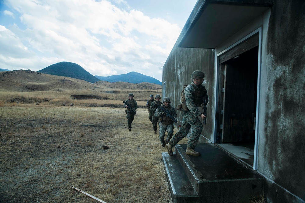 U.S. Marines, Japan Ground Self-Defense Force teach room clearing techniqes during Exercise Forest Light Western Army