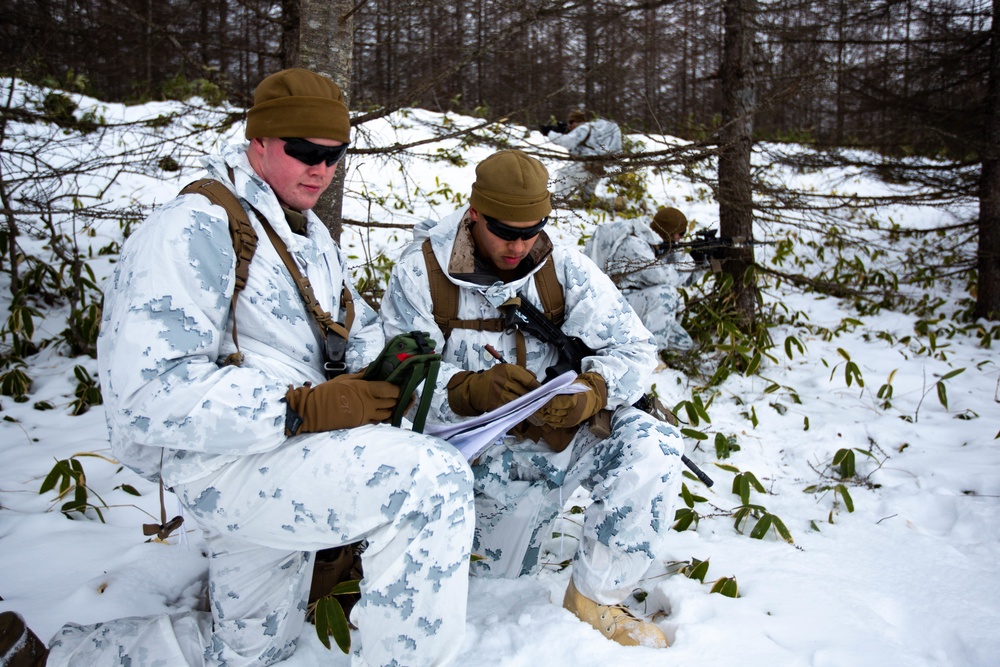 Marines Use DAGR on Patrol Northern Viper 2020