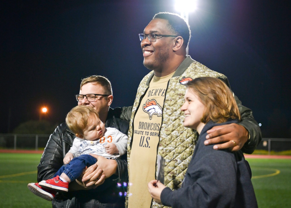 Denver Broncos Cheerleaders and Alumni Visit NAVSTA Rota