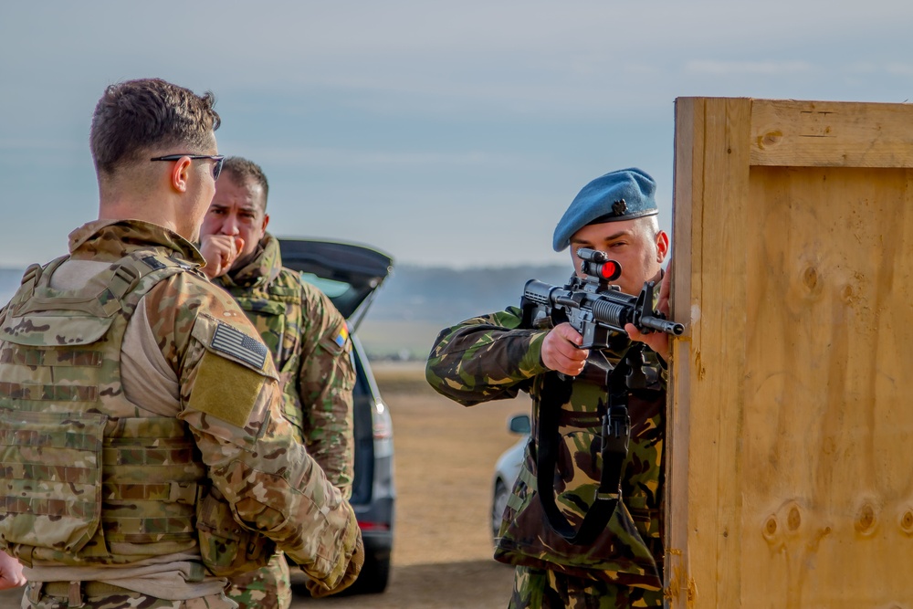 U.S. and Romanian MP marksmanship training.