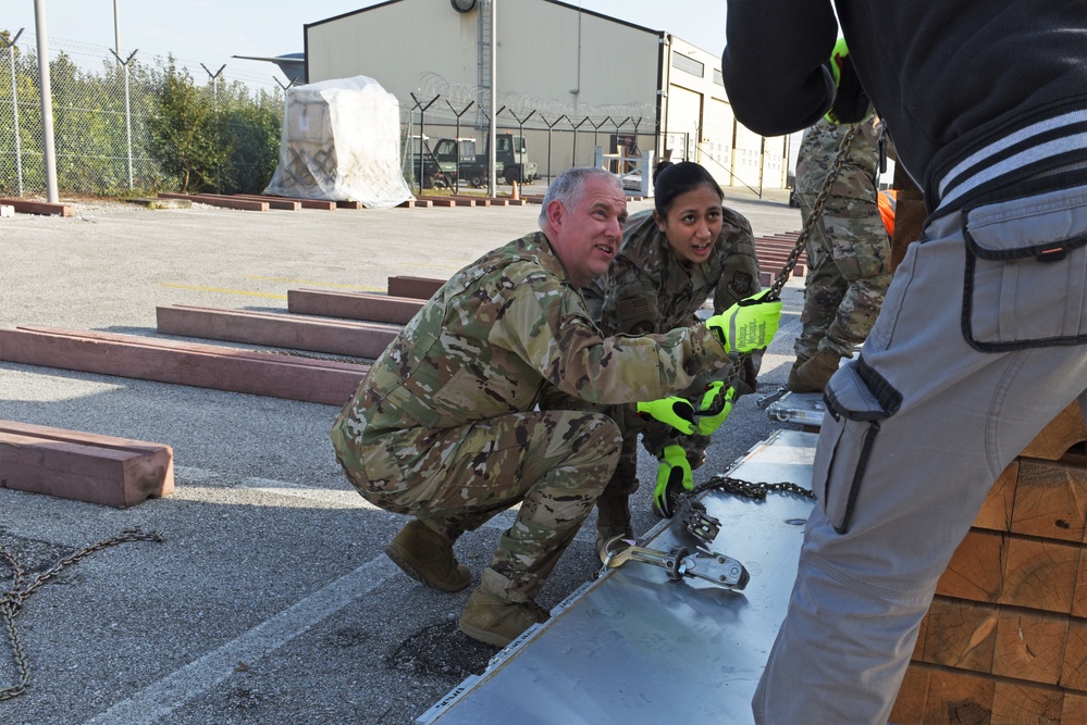 USAF Expeditionary Center leadership visits 724th AMS