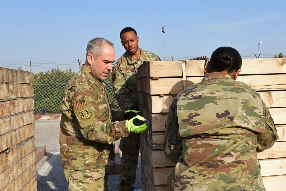 USAF Expeditionary Center leadership visits 724th AMS