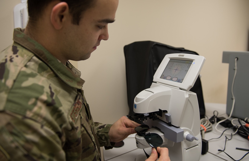 Eyes on it: optometry clinic ensures mission readiness