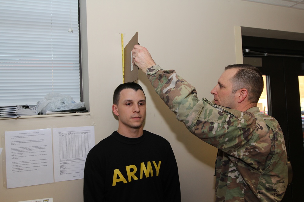 SPC Hinkle weighs-in at the 782d MI BN BWC