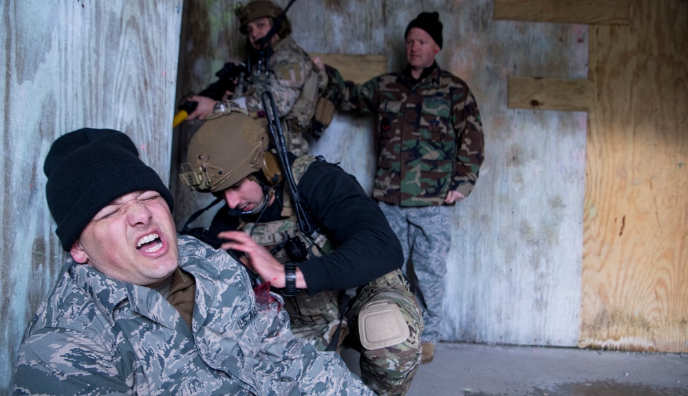 DAGRE, Combat medics participate in EW 20-1 Mass Casualty scenario