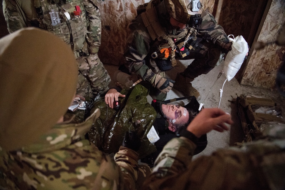 DAGRE, Combat medics participate in EW 20-1 Mass Casualty scenario