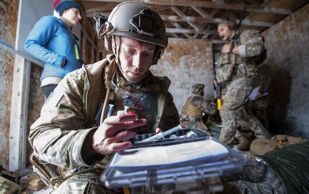 DAGRE, Combat medics participate in EW 20-1 Mass Casualty scenario
