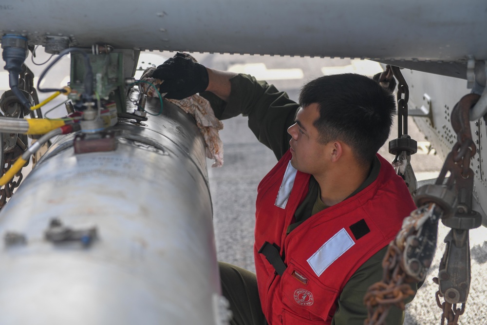 USS Green Bay (LPD 20) Marine Operations