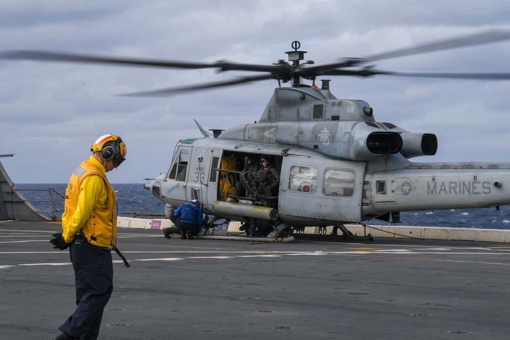 USS Green Bay (LPD 20) Flight Operations