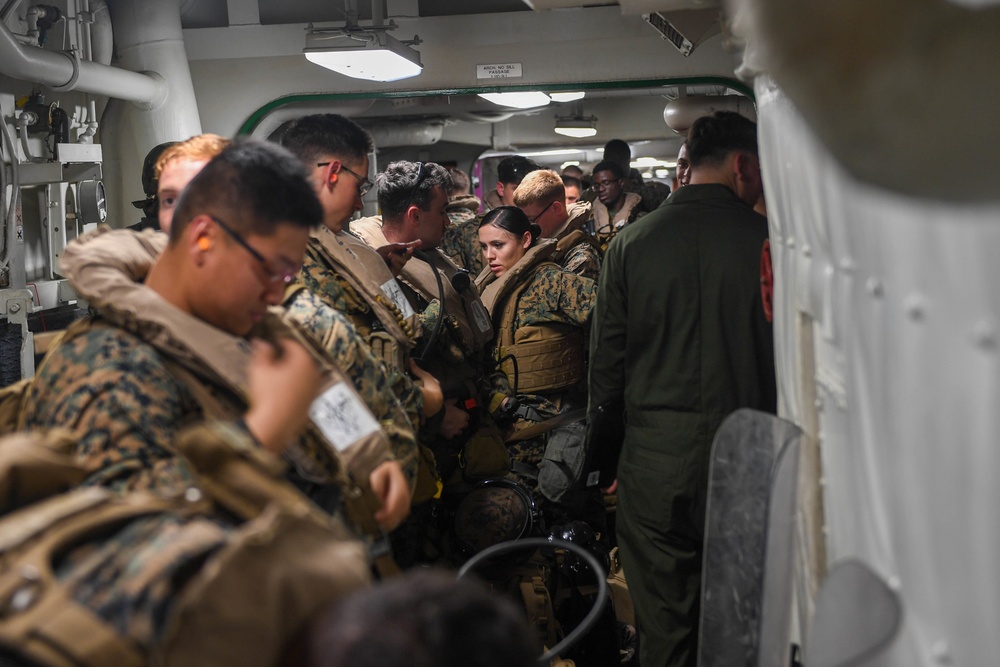 USS Green Bay (LPD 20) Flight Operations
