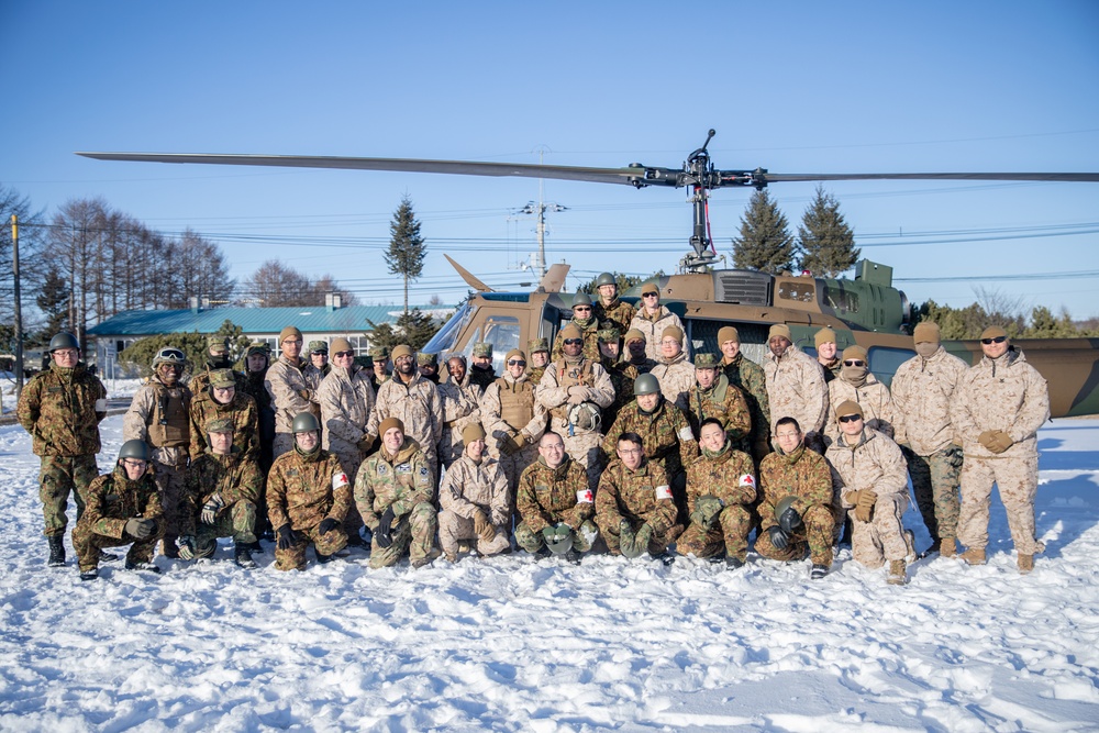 Arigato Gozaimasu | Personnel with 3rd Medical Battalion receive  tour of utility helicopter from JGSDF Soldiers with 5th Brigade
