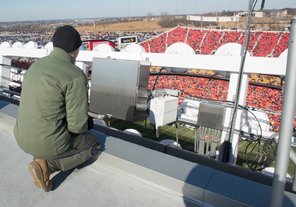 DVIDS - Images - B-2 Spirit from Whiteman AFB ﬂies over Arrowhead Stadium  during AFC Championship game [Image 3 of 4]