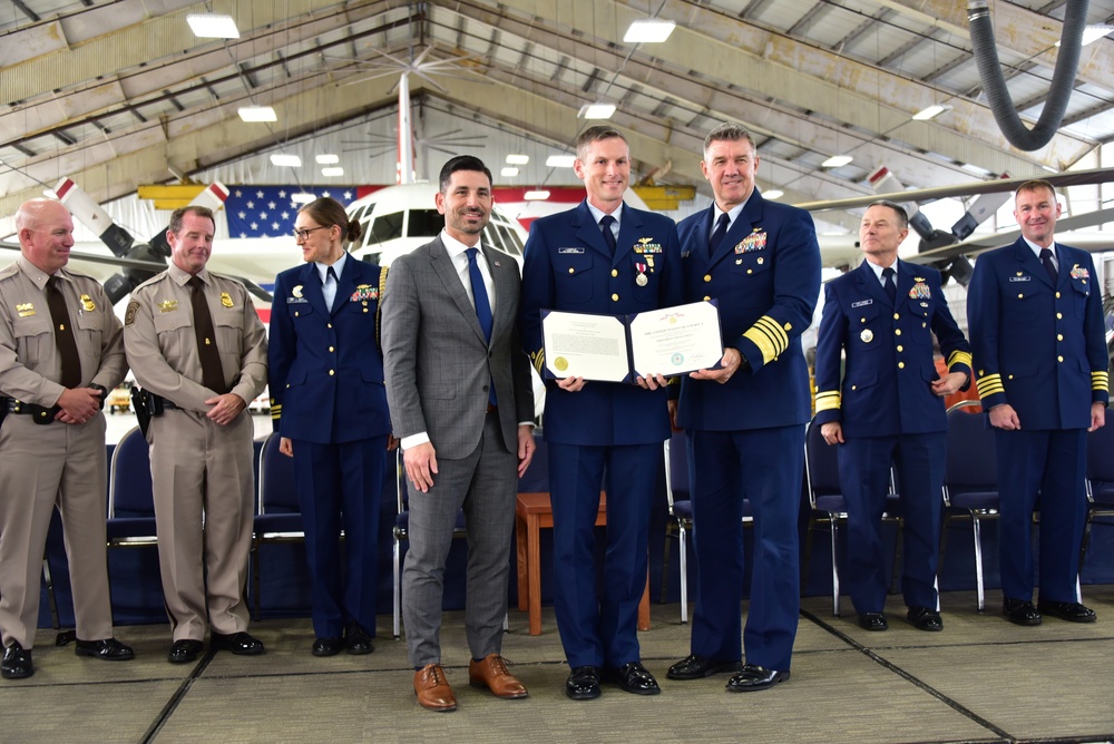 Coast Guard commandant, Acting DHS Secretary present awards to Hurricane Dorian first responders