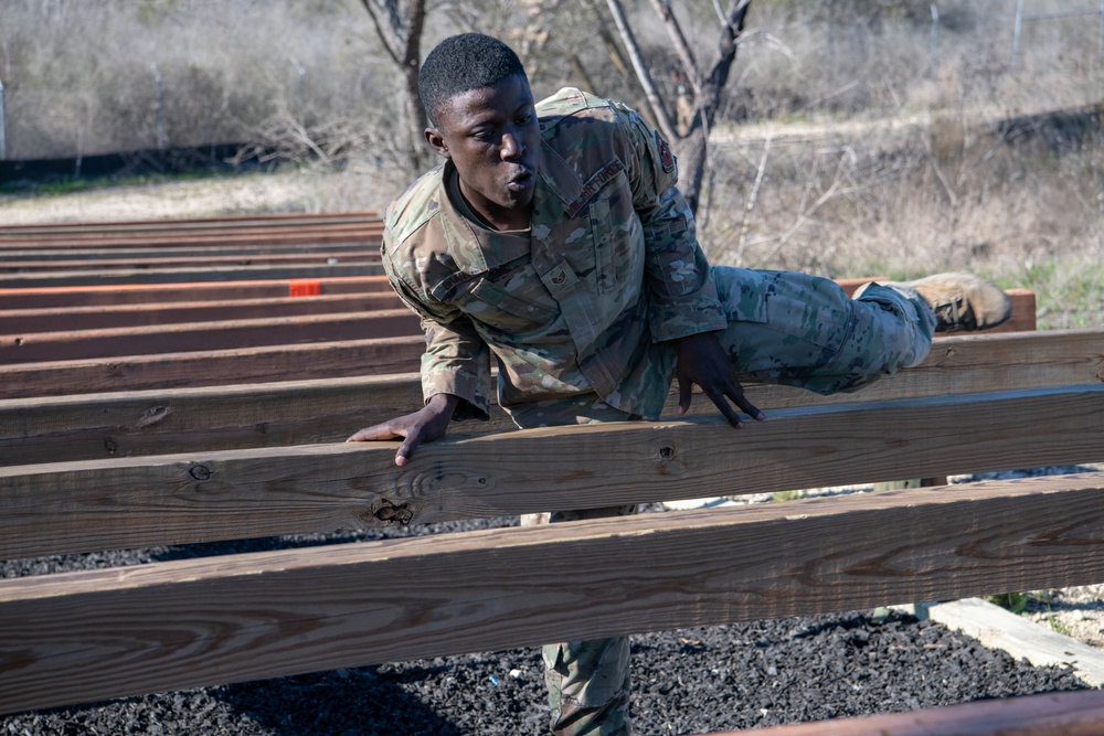 AETC selects world-wide Defender Challenge team